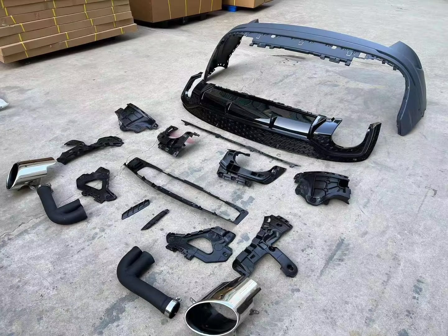 Body Kits RSQ8 Style Front Grille for Audi Q8 2019 4MN